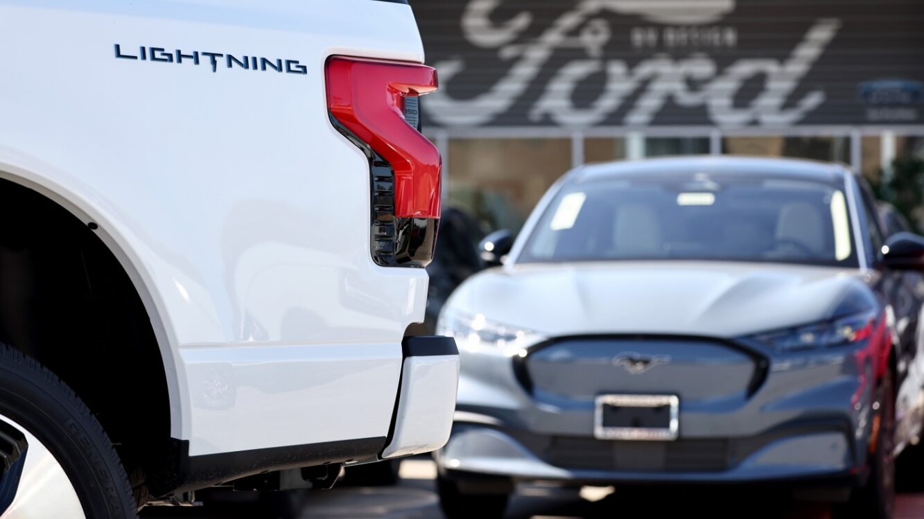 Ford scraps all-electric SUV plan, saying drivers want hybrids